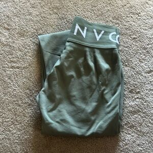 Sage green sports seamless leggings. Snug on the waist.